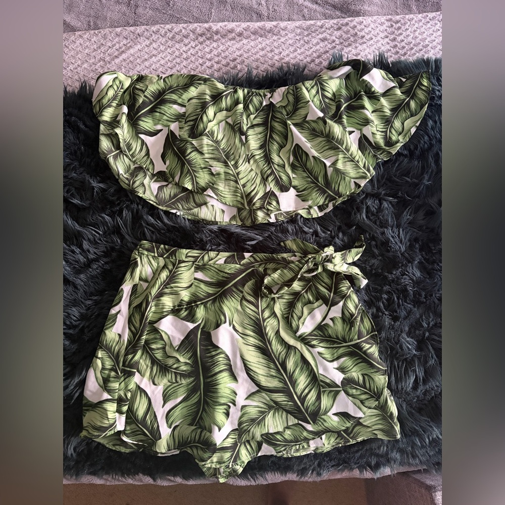 Show Me Your Mumu Green Tropical Leaf Set